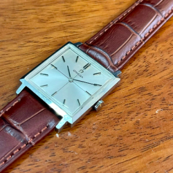 Omega Caliber 620 (máy cơ lên dây cót)